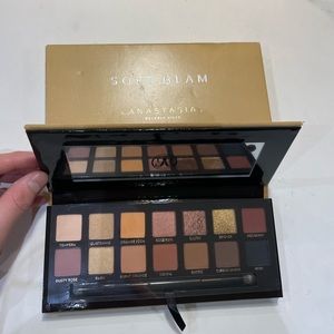 Anastasia Beverly Hills Soft Glam Eyeshadow Palette